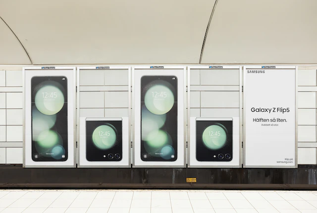 Samsung's Galaxy Z Flip5 OOH Billboard Ad